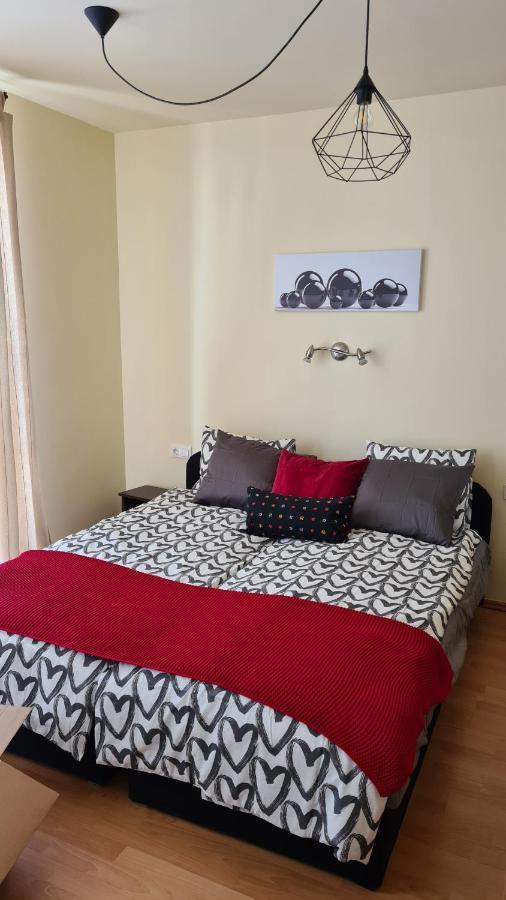Lucsony Apartman Mosonmagyarovar Bagian luar foto