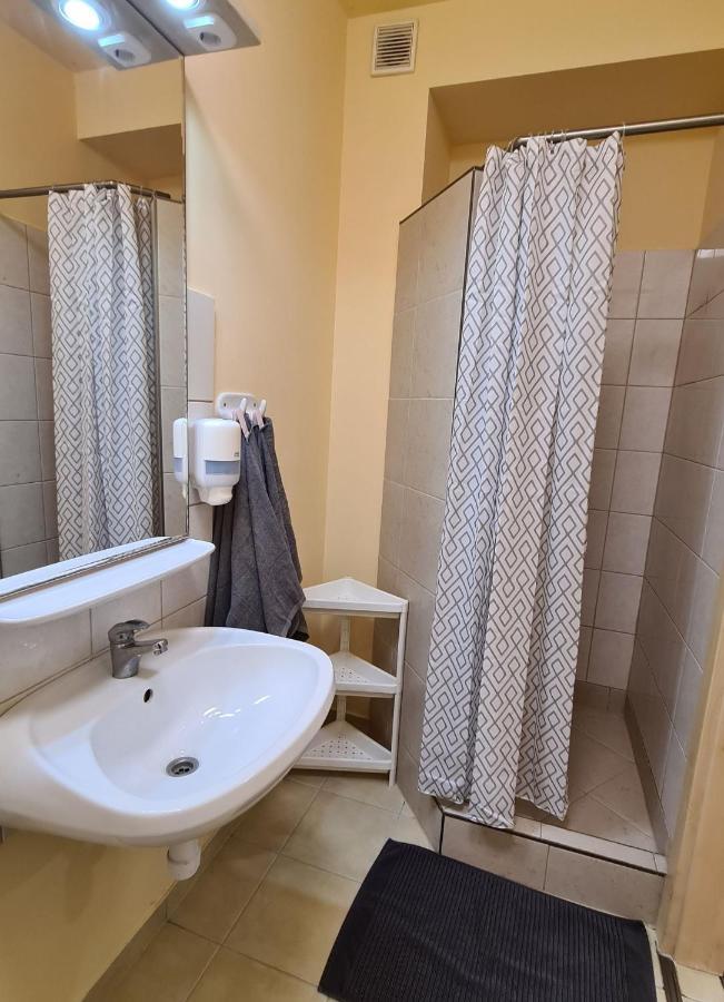 Lucsony Apartman Mosonmagyarovar Bagian luar foto