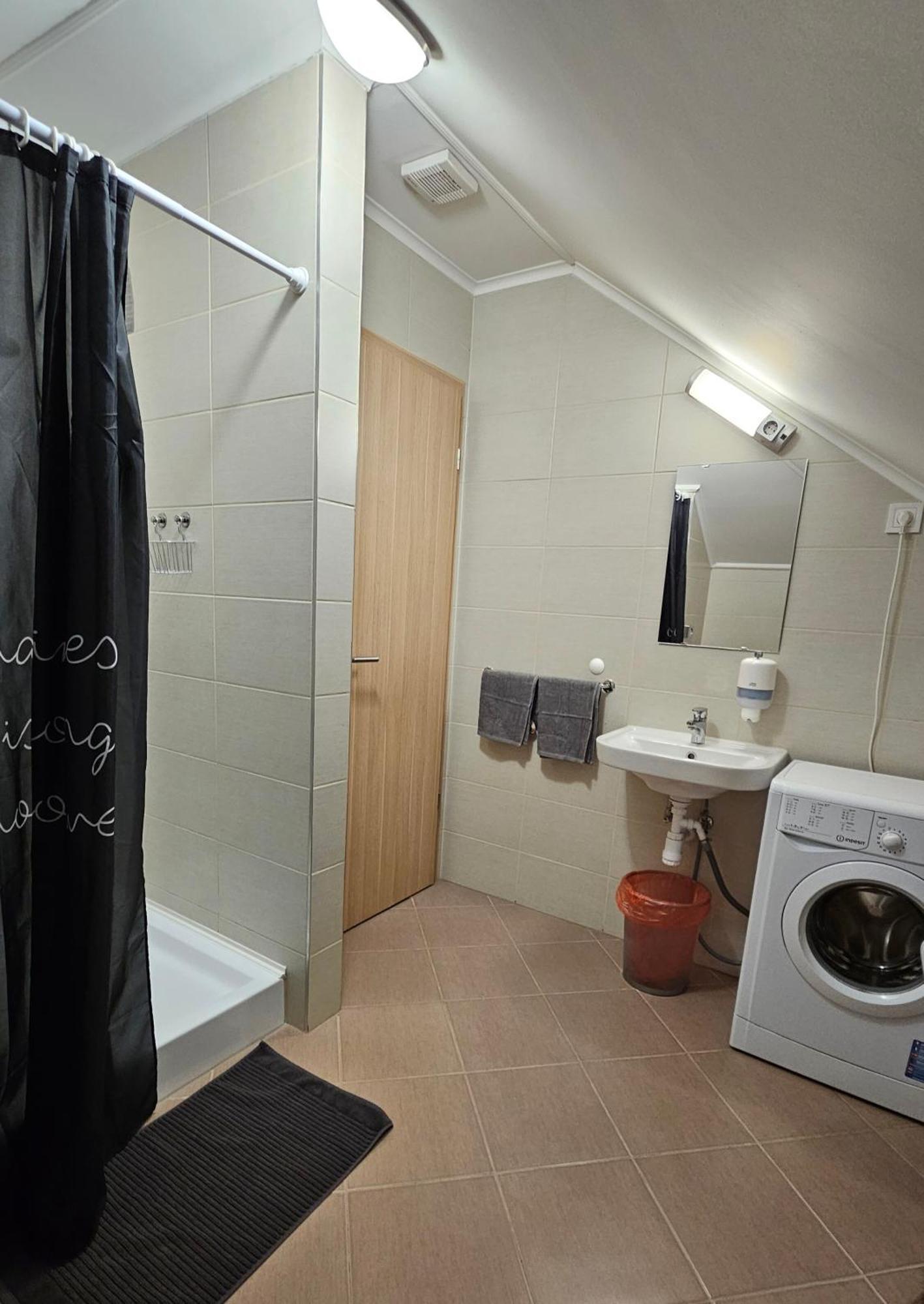 Lucsony Apartman Mosonmagyarovar Bagian luar foto