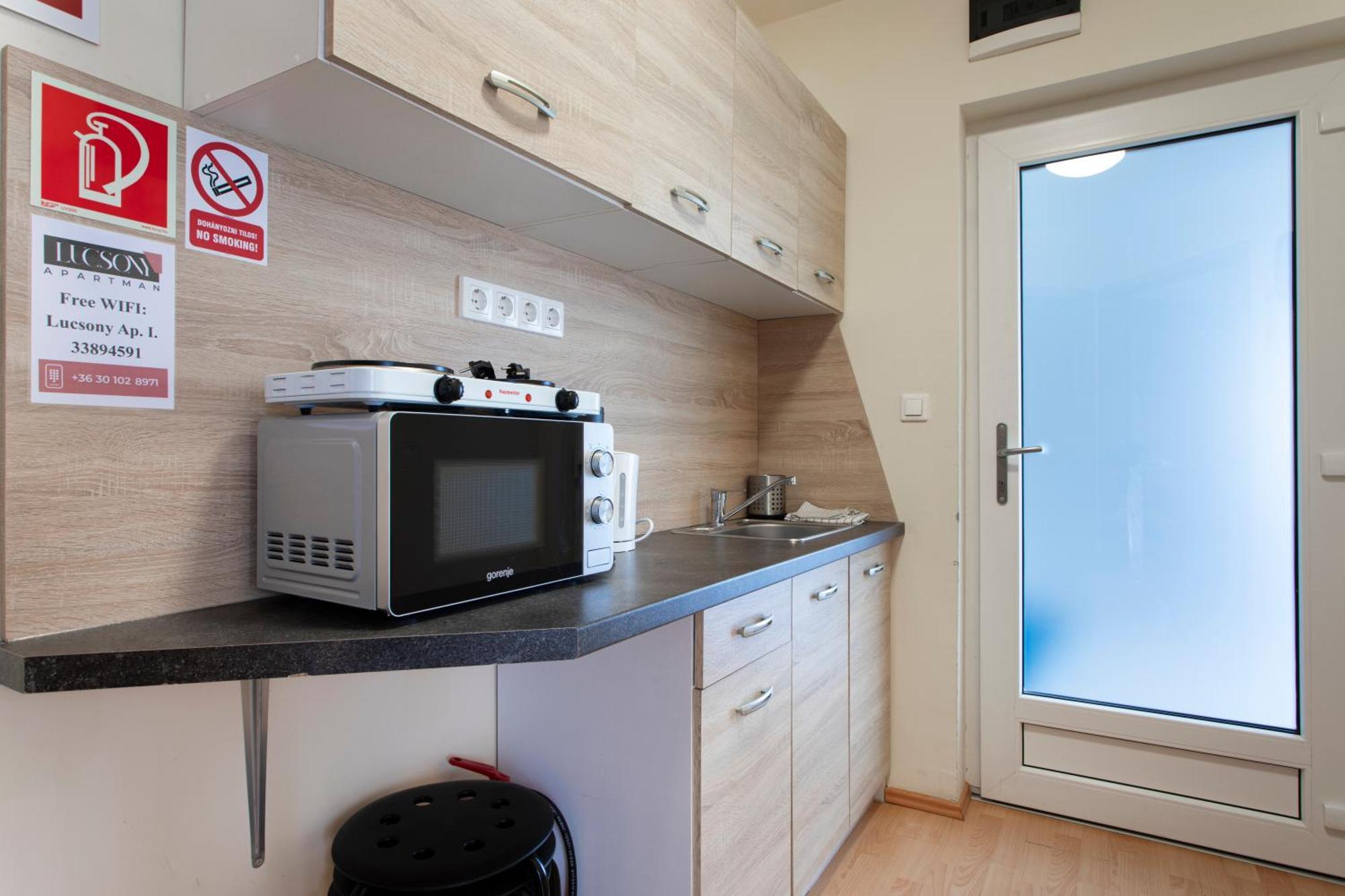 Lucsony Apartman Mosonmagyarovar Bagian luar foto